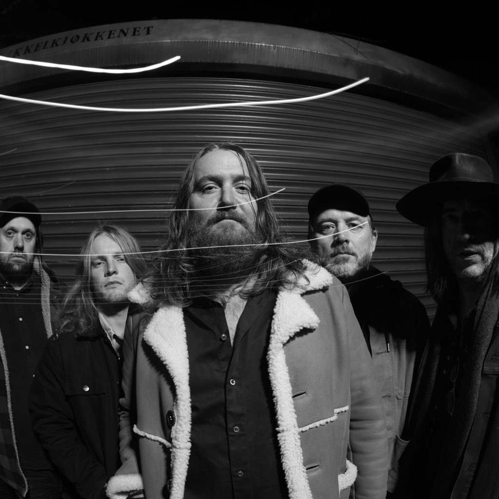 the devil and the almighty blues photo by stian andersen #5